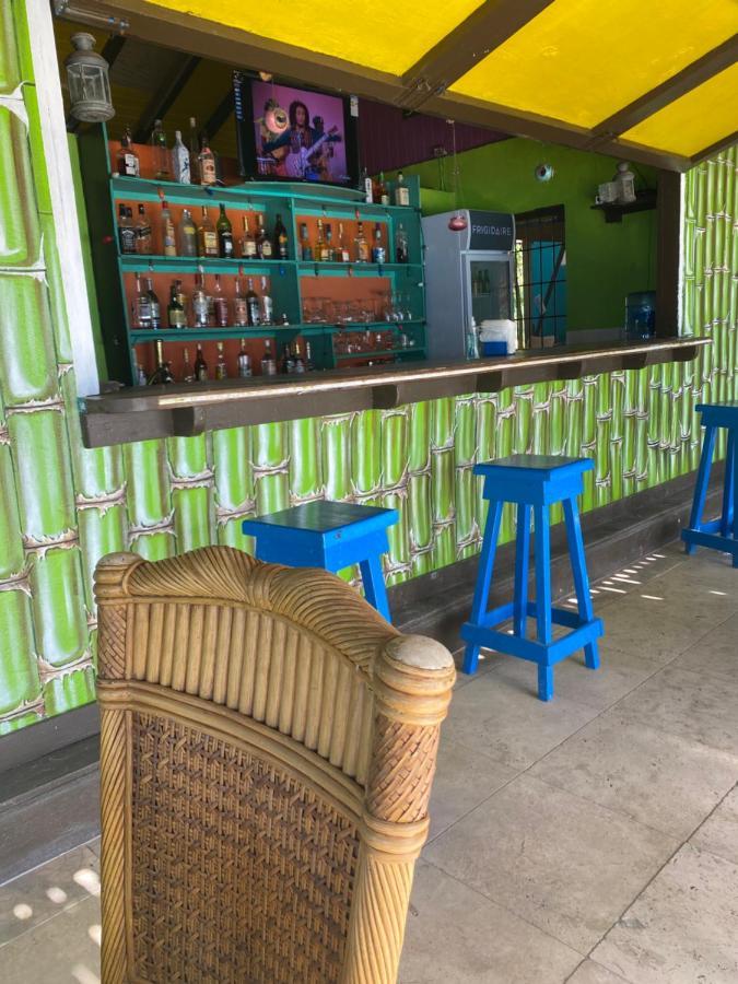 Orrie'S Beach Bar And Hotel Crab Hill Exterior foto